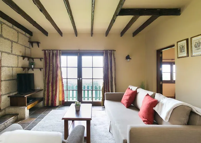 Casitas Uvas Y Vinas * لوس رياليخوس